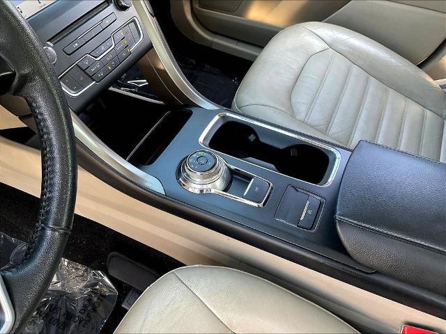 Certified 2017 Ford Fusion SE w/ Fusion SE Technology Package FWD image 18