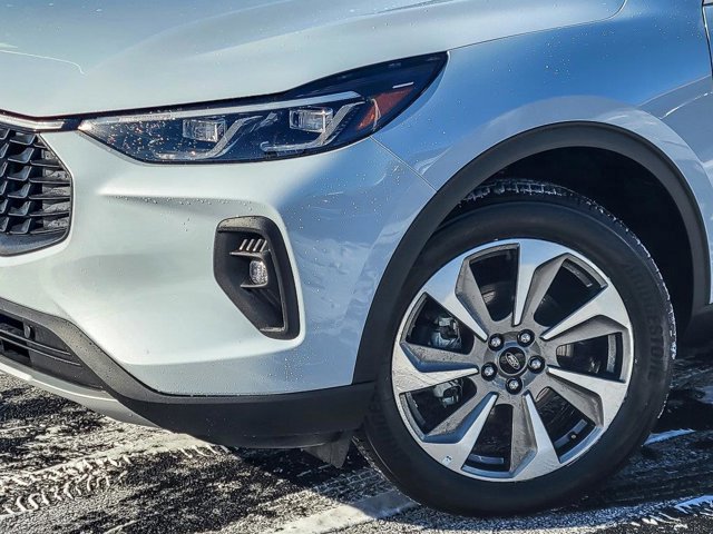 Certified 2025 Ford Escape Platinum image 9