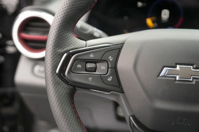 Used 2025 Chevrolet Trax RS w/ Sunroof Package image 23