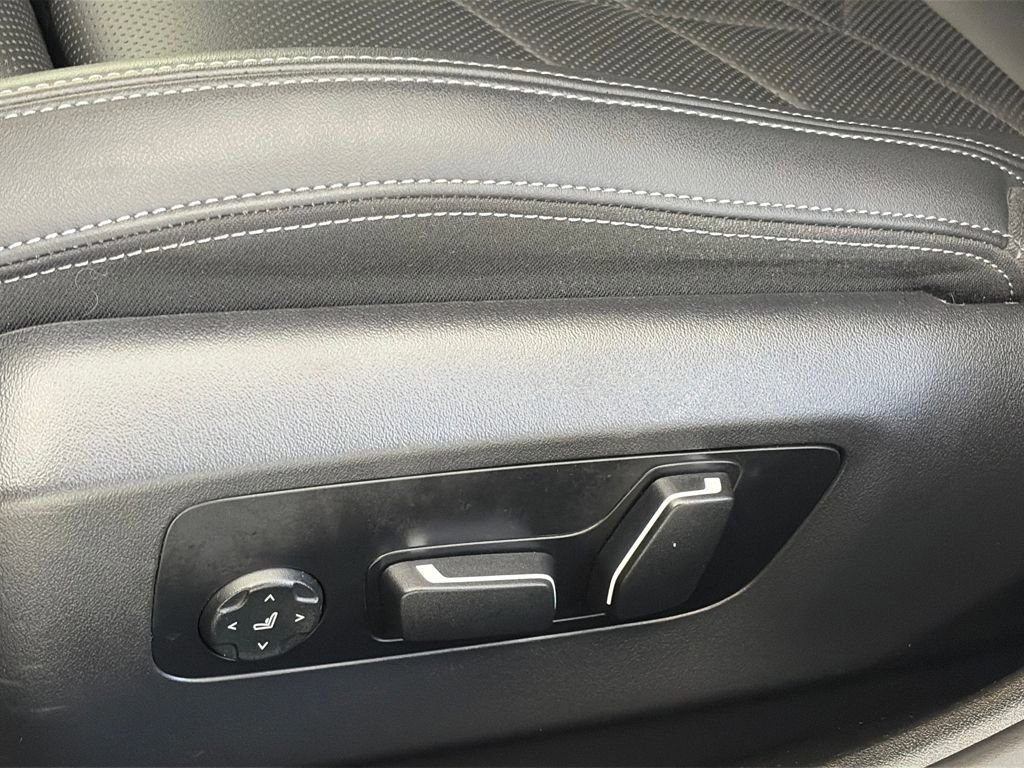 Used 2024 BMW 530i xDrive image 25