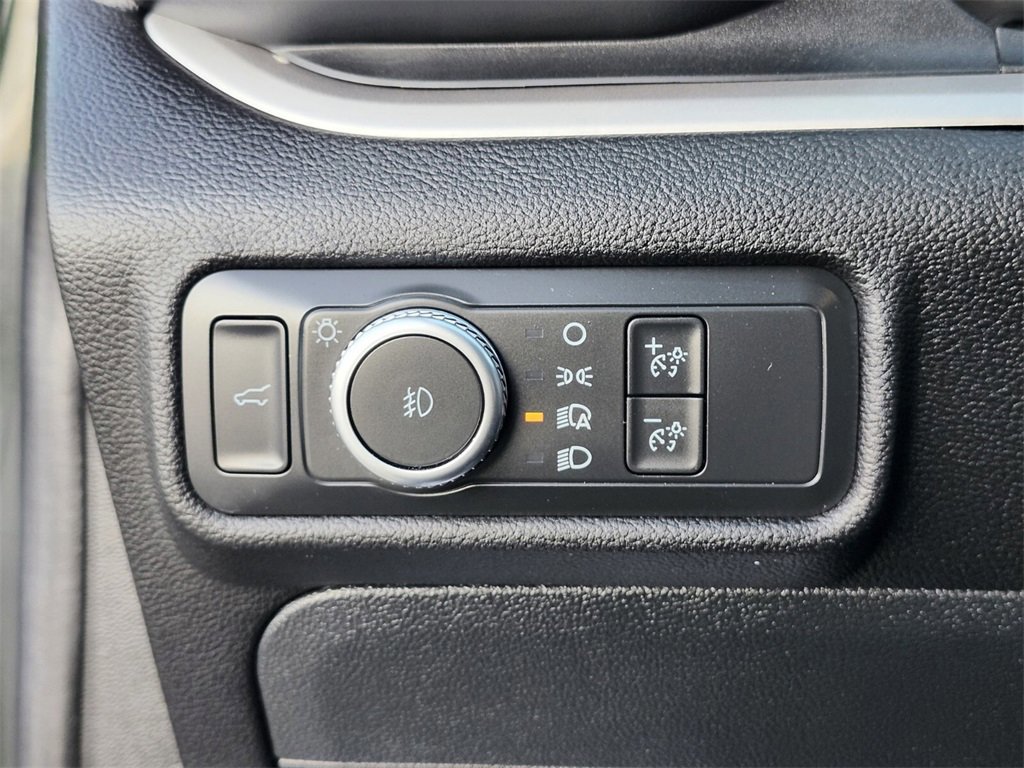 Certified 2022 Ford Explorer XLT w/ Equipment Group 202A image 25