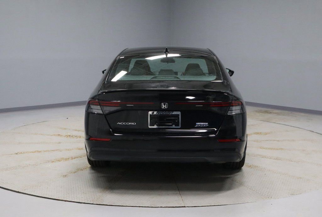 Used 2024 Honda Accord Sport image 4