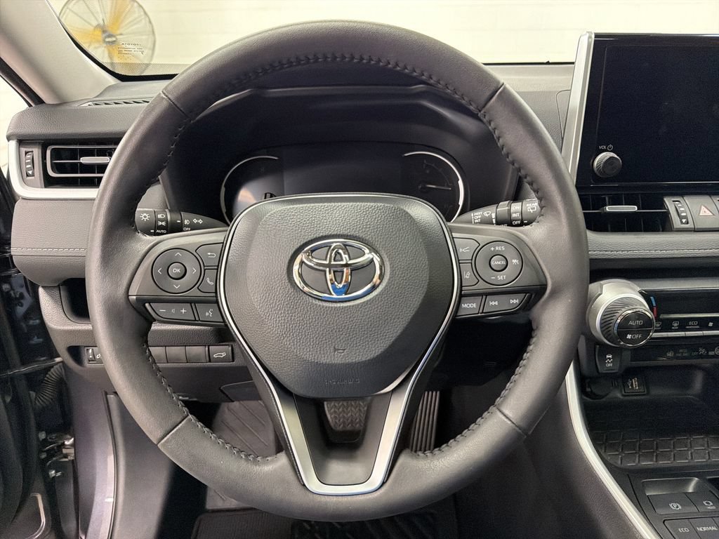 Used 2025 Toyota RAV4 XLE Premium FWD image 20