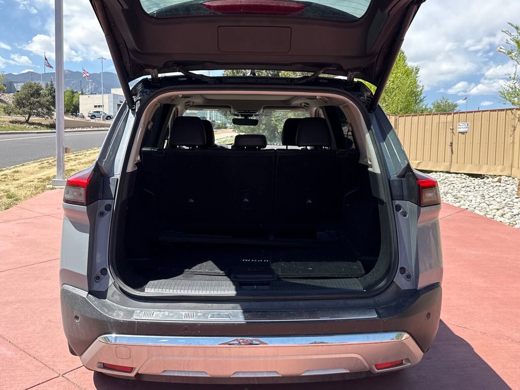 Used 2022 Nissan Rogue Platinum w/ Head-Up Display Package AWD/4WD image 7