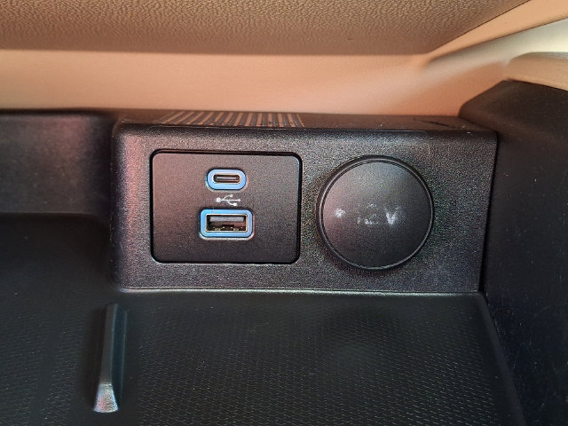 Certified 2022 Ford Escape SEL w/ Technology Package FWD image 23