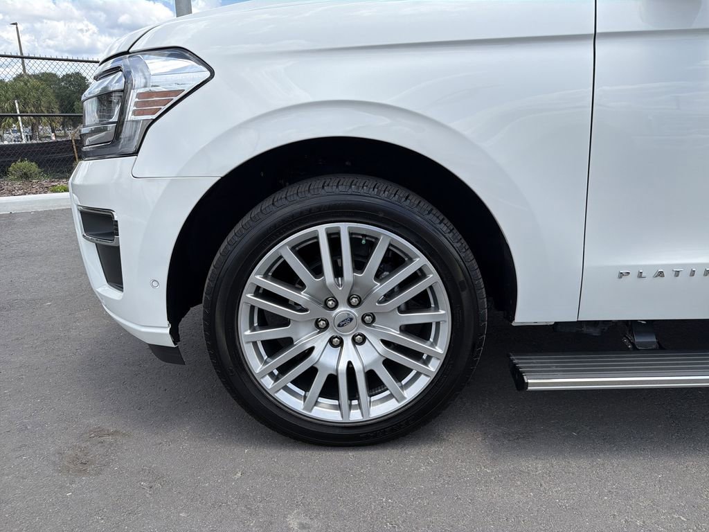 Certified 2024 Ford Expedition Platinum RWD image 33