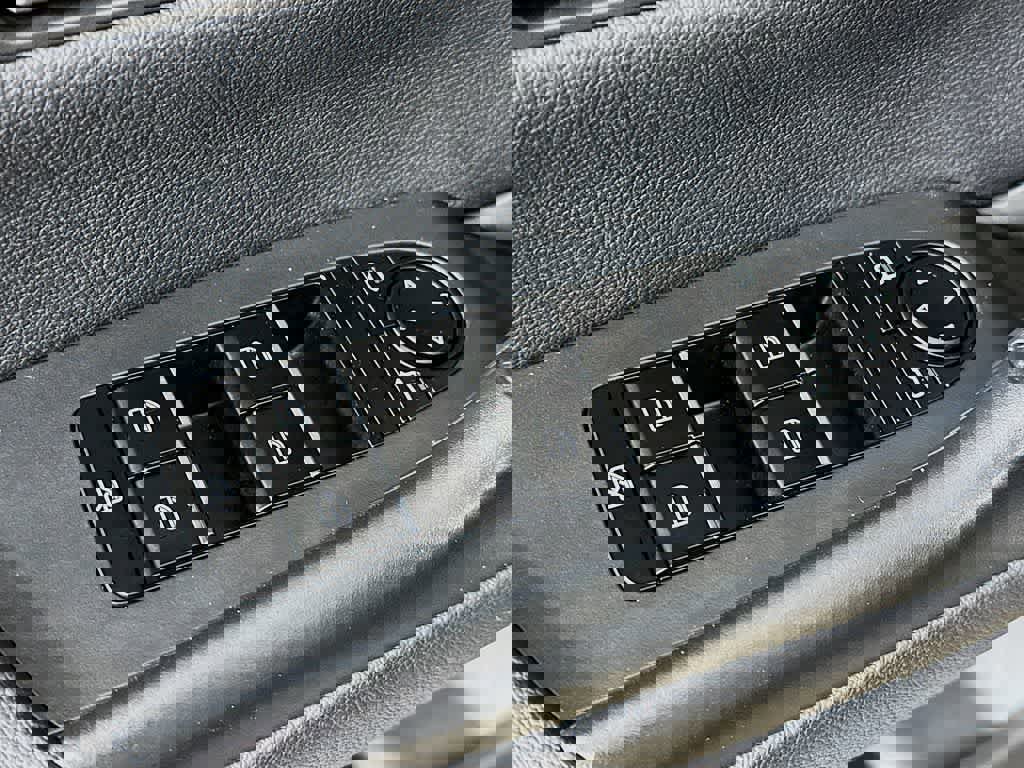 Used 2024 MAZDA CX-50 AWD 2.5 S w/ Cargo Package image 29