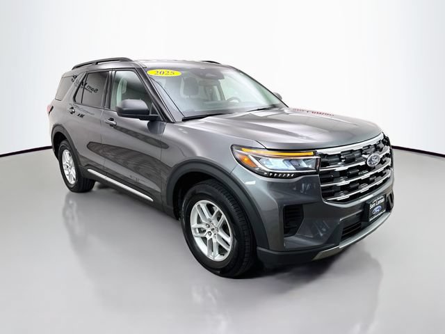Certified 2025 Ford Explorer Active AWD/4WD image 1