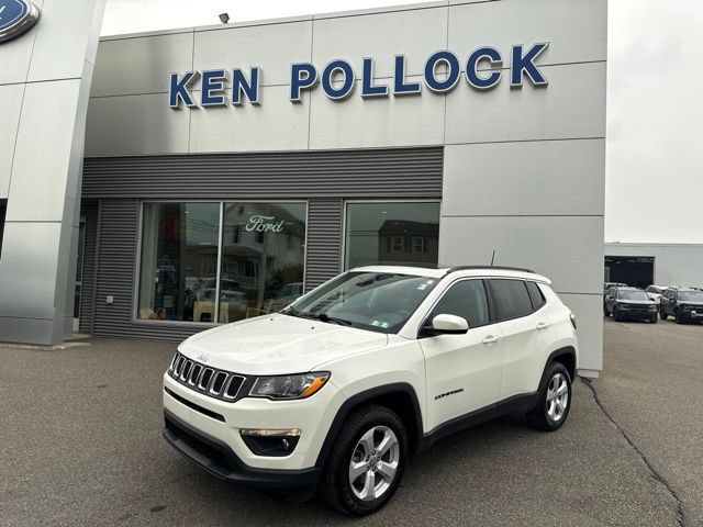 Used 2021 Jeep Compass Latitude w/ Sun and Sound Group AWD/4WD image 2