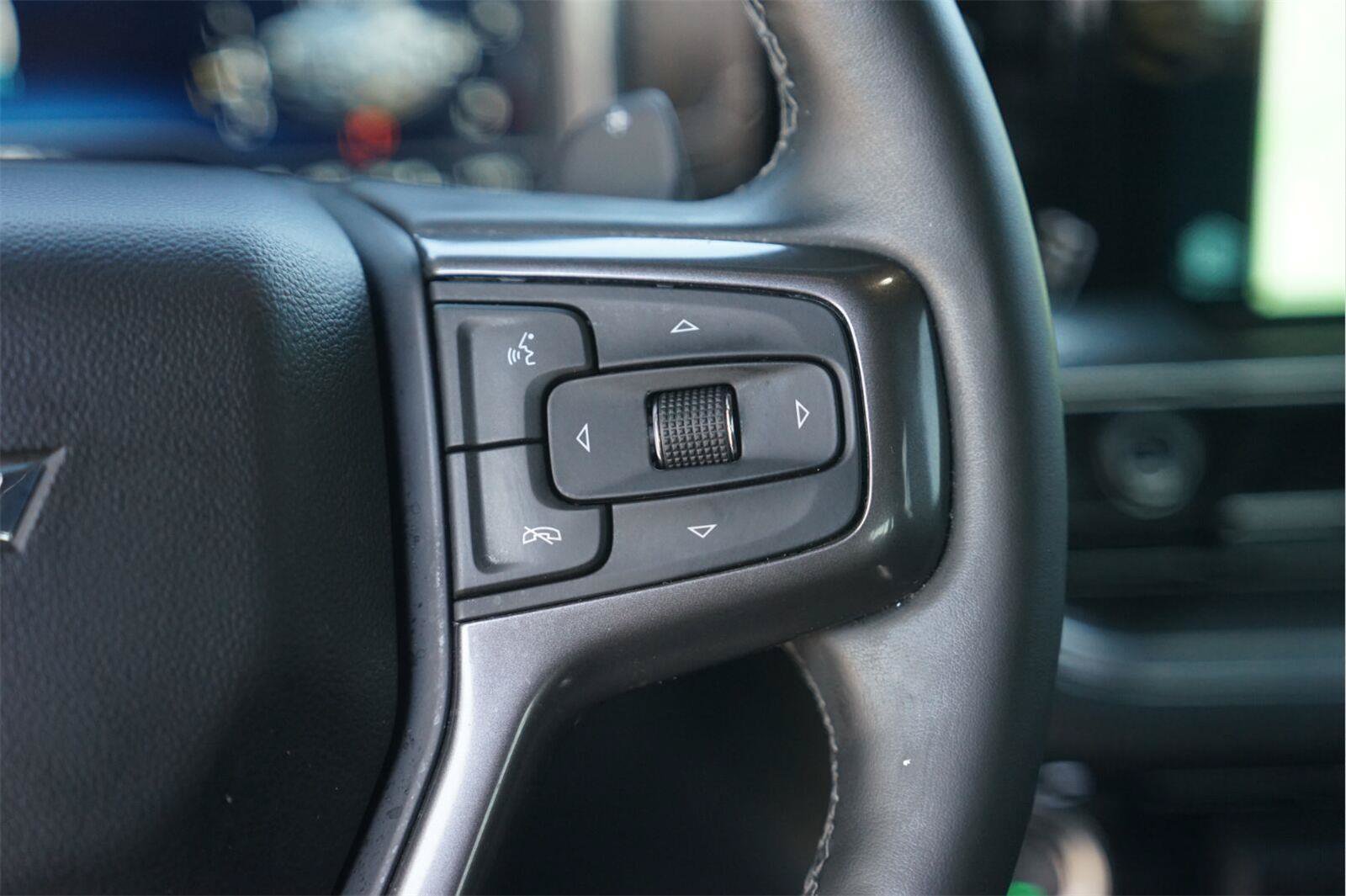Used 2025 Chevrolet Silverado 1500 High Country AWD/4WD image 23
