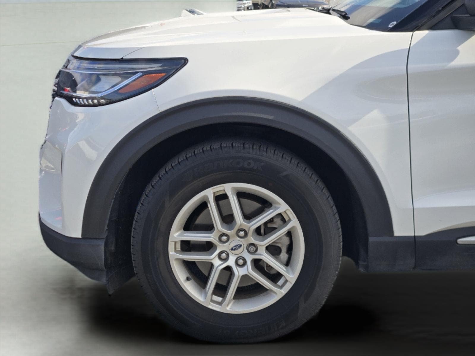 Certified 2025 Ford Explorer Active w/ Active Comfort Package RWD image 9