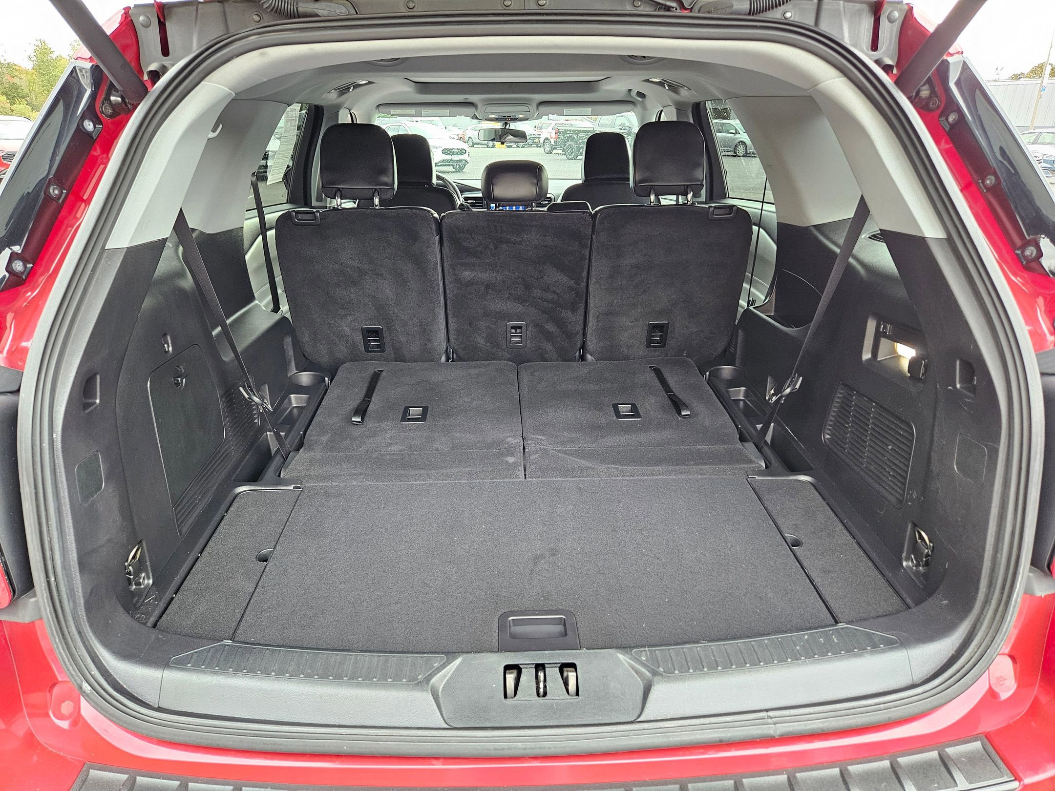 Certified 2022 Ford Explorer XLT w/ Equipment Group 202A image 23