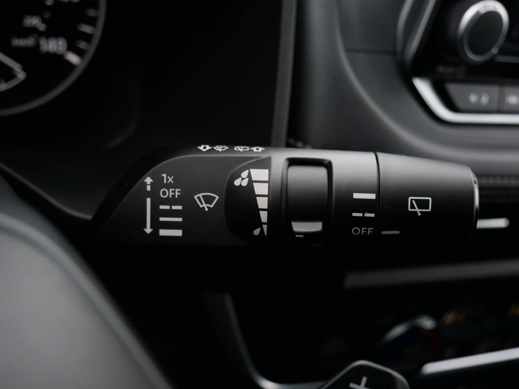 Used 2025 Nissan Rogue SV AWD/4WD image 20