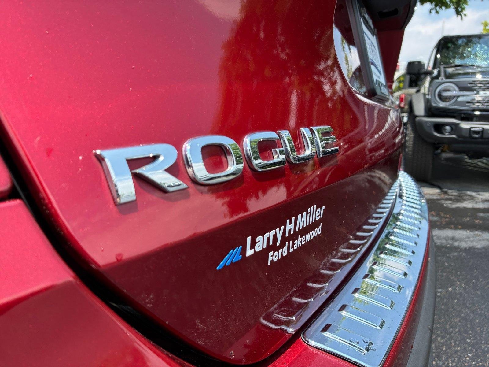 Used 2018 Nissan Rogue SL w/ Premium Package FWD image 23