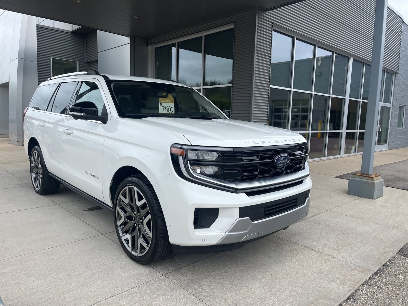 Certified 2025 Ford Expedition Platinum w/ Platinum Ultimate Package AWD/4WD image 8