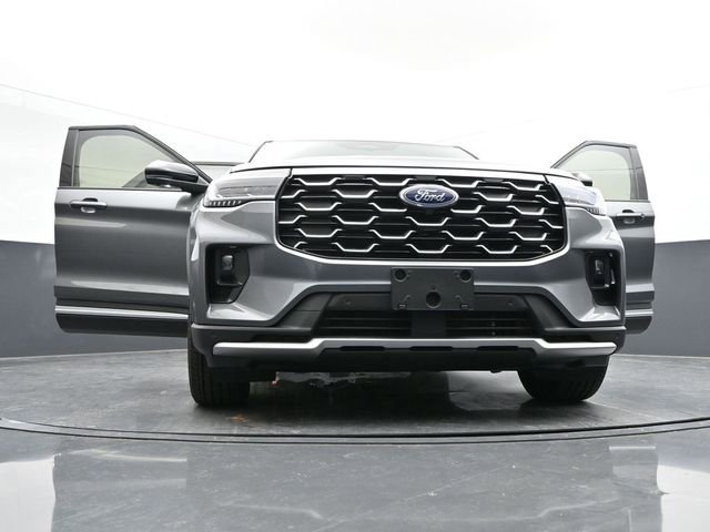 Certified 2025 Ford Explorer Platinum image 47