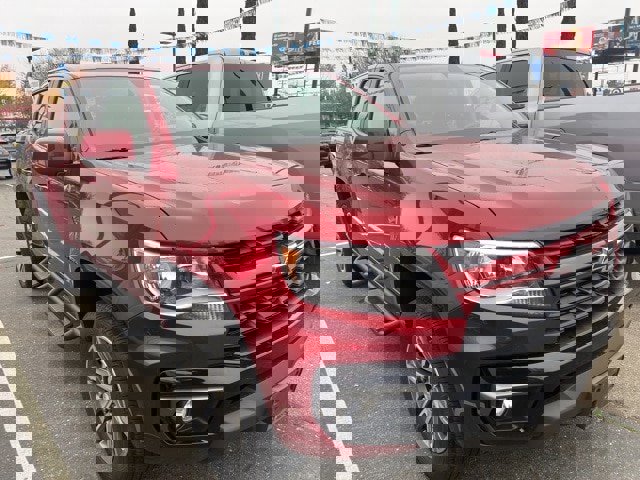 Used 2022 Chevrolet Colorado LT w/ LT Convenience Package image 3