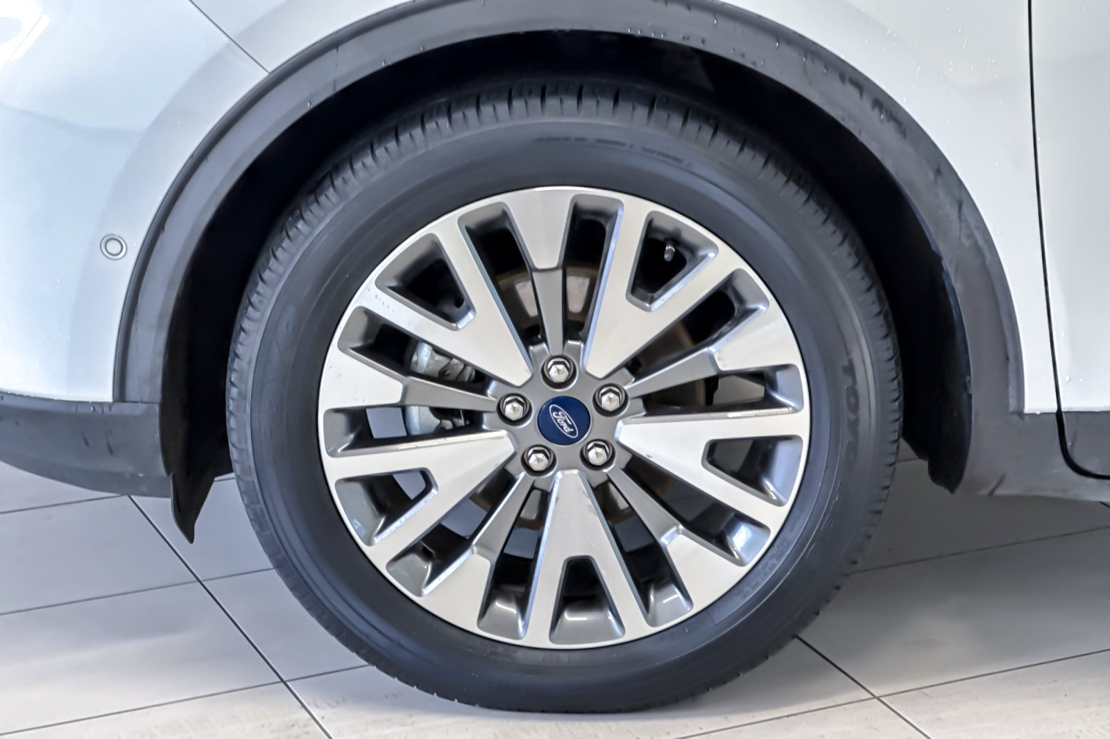 Certified 2020 Ford Escape Titanium AWD/4WD image 25