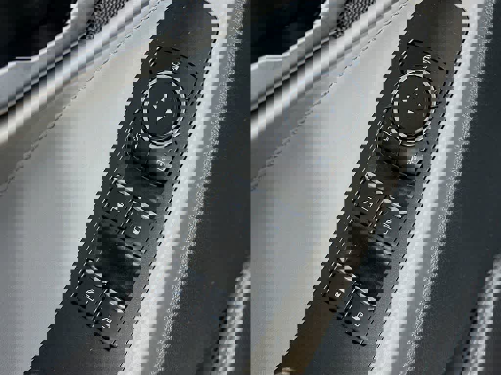 Certified 2022 Ford Explorer XLT w/ Equipment Group 202A image 30