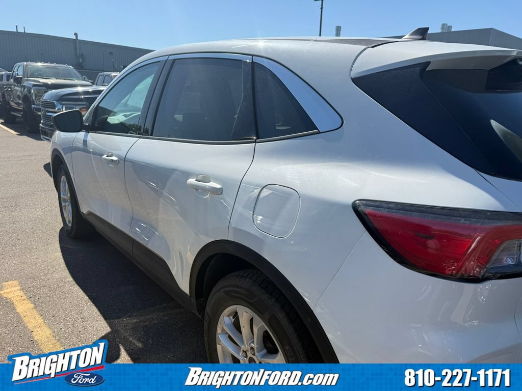 Certified 2022 Ford Escape SE w/ Cold Weather Package AWD/4WD image 5