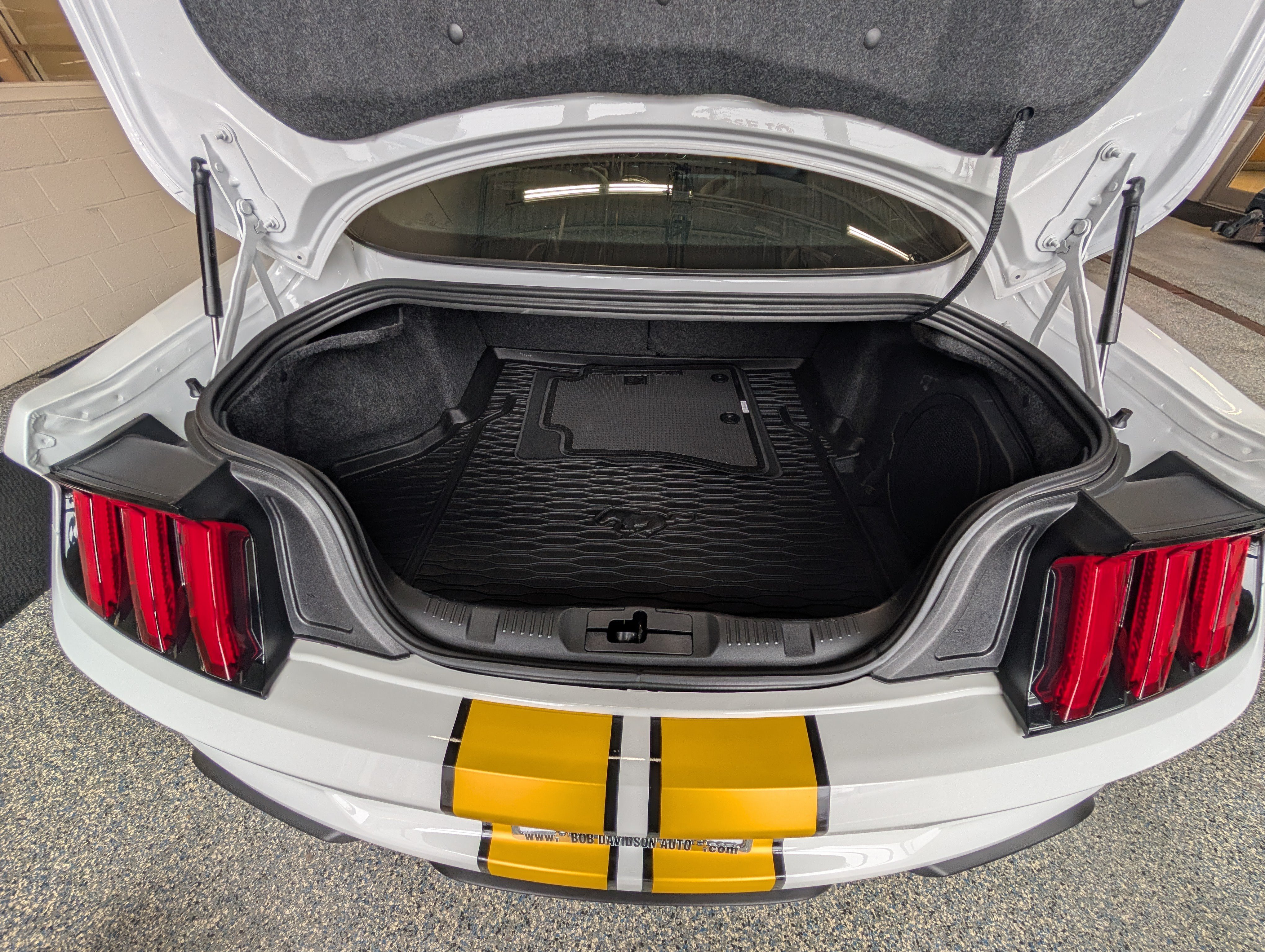 Certified 2022 Ford Mustang Shelby GT500 w/ Technology Package RWD image 13