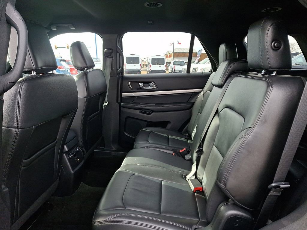 Certified 2018 Ford Explorer XLT w/ Equipment Group 202A image 10