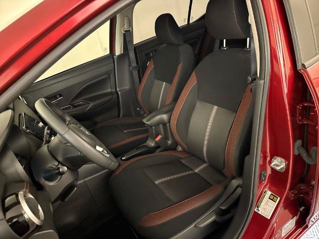 Used 2023 Nissan Versa SR w/ Lighting Package FWD image 17