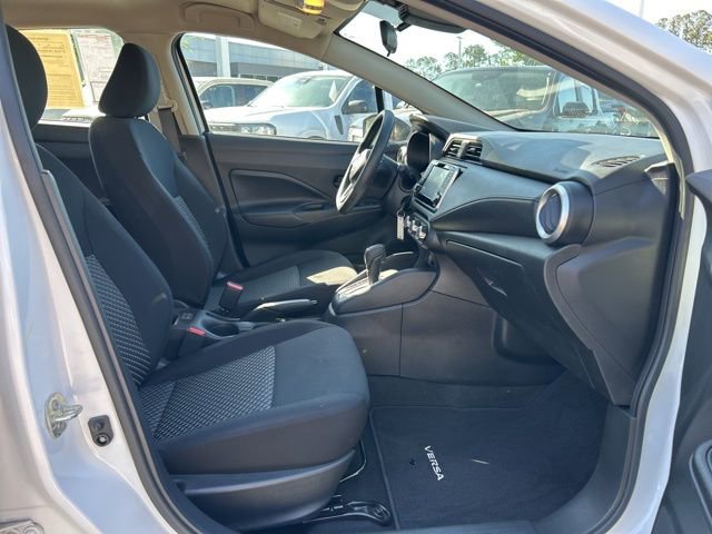 Used 2022 Nissan Versa S FWD image 15