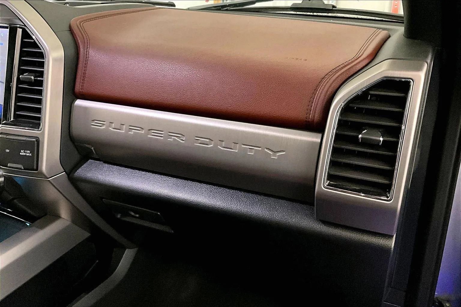 Certified 2022 Ford F450 Platinum w/ FX4 Off-Road Package image 15