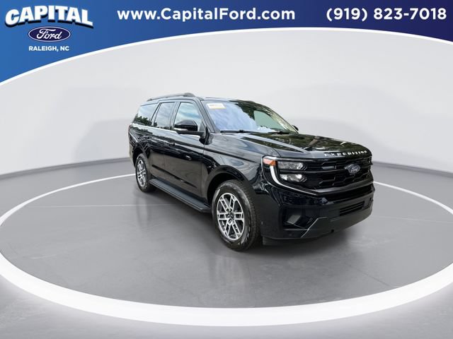 Certified 2025 Ford Expedition Active AWD/4WD image 2