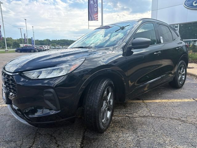 Certified 2024 Ford Escape ST-Line w/ Tech Pack #1 AWD/4WD image 3