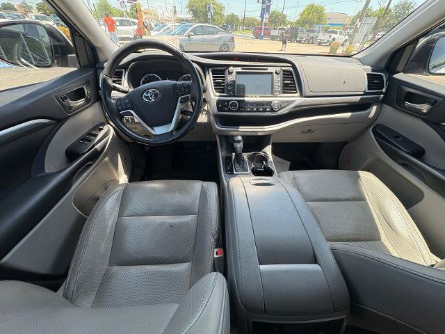 Used 2019 Toyota Highlander Limited FWD image 13