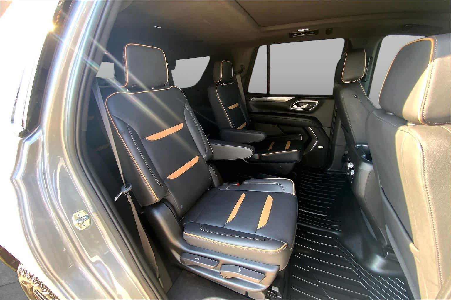 Used 2024 GMC Yukon AT4 w/ Technology Package AWD/4WD image 20