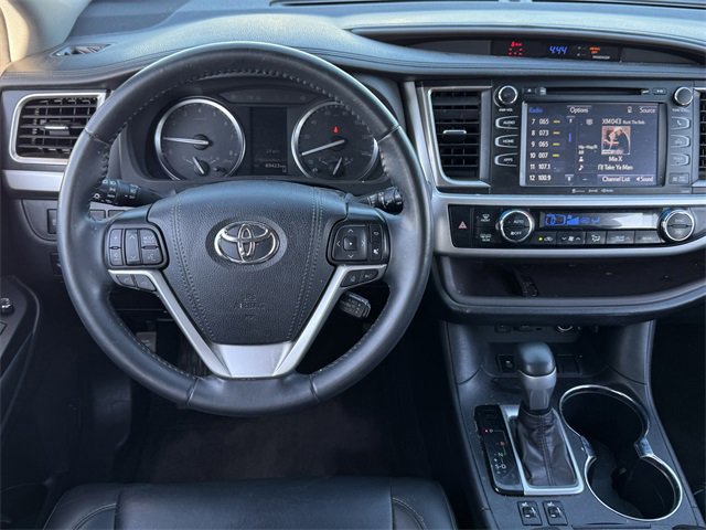 Used 2019 Toyota Highlander XLE image 11