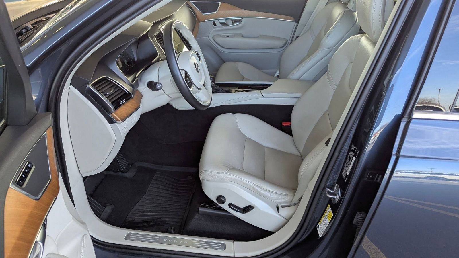 Used 2021 Volvo XC90 T6 Momentum w/ Advanced Package image 10