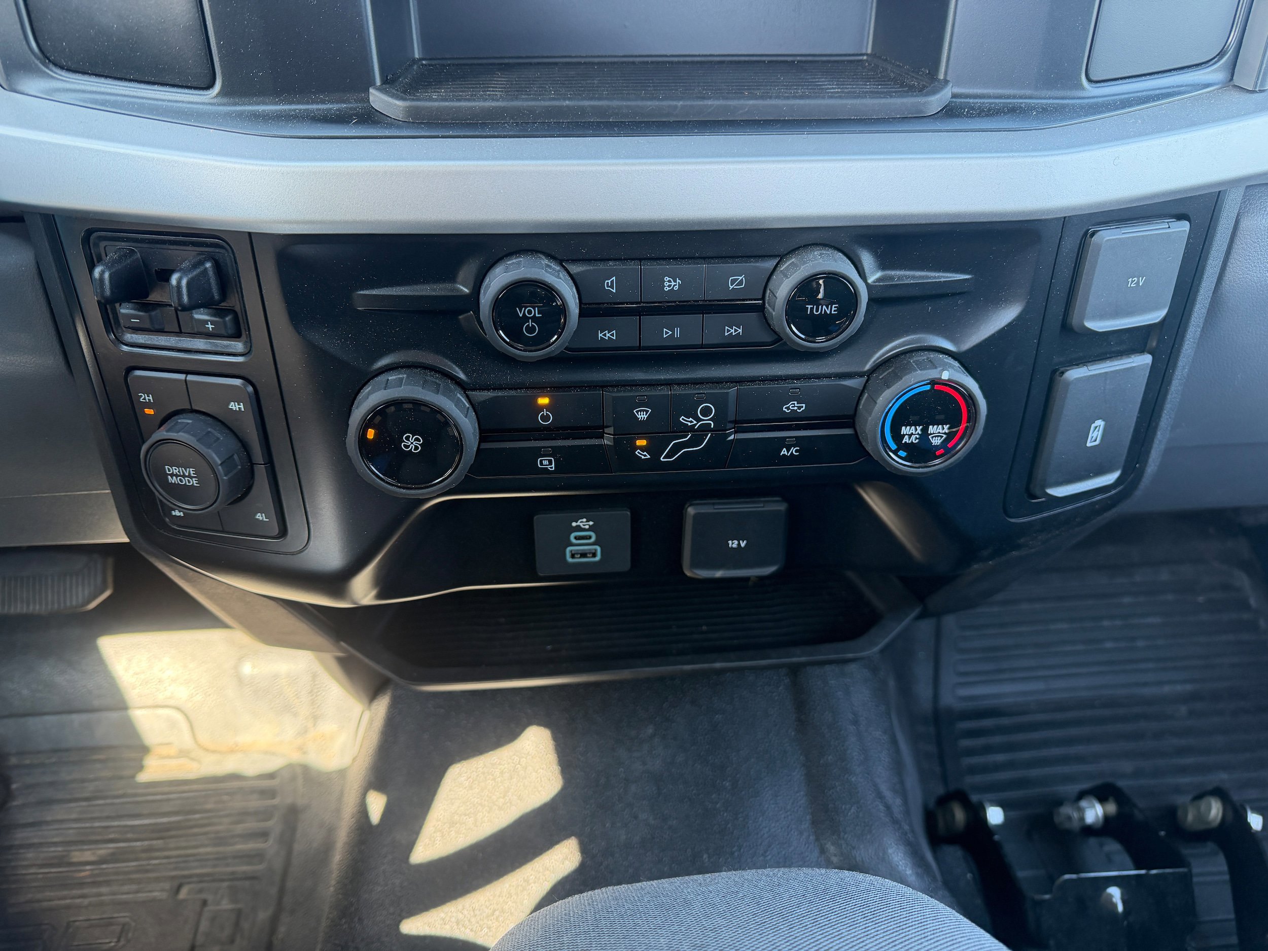 Certified 2024 Ford F350 XL w/ Snow Plow Prep Package AWD/4WD image 12
