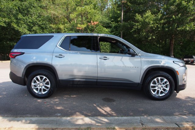 Used 2023 Chevrolet Traverse LS FWD image 8