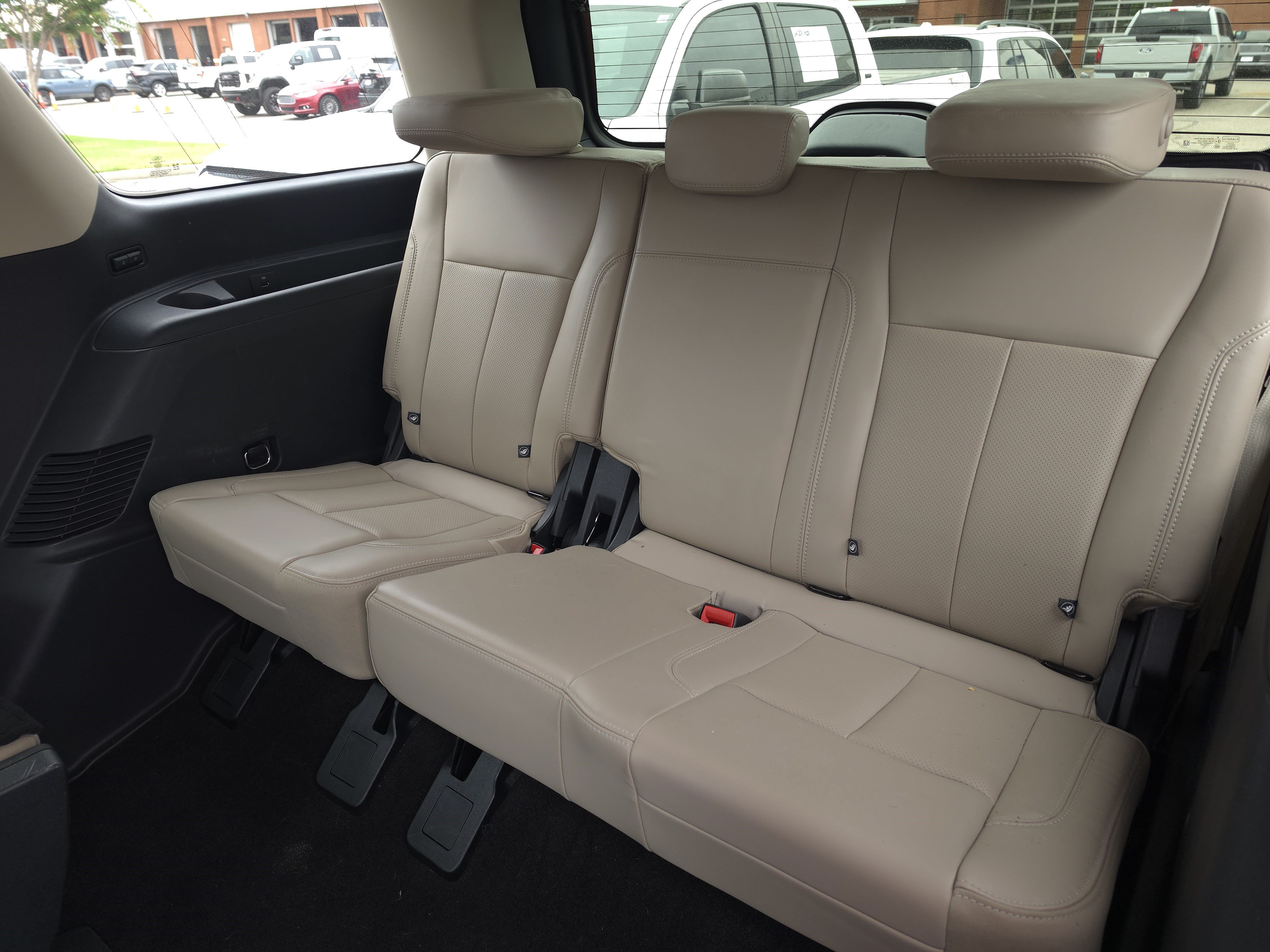 Certified 2022 Ford Expedition XLT RWD image 18