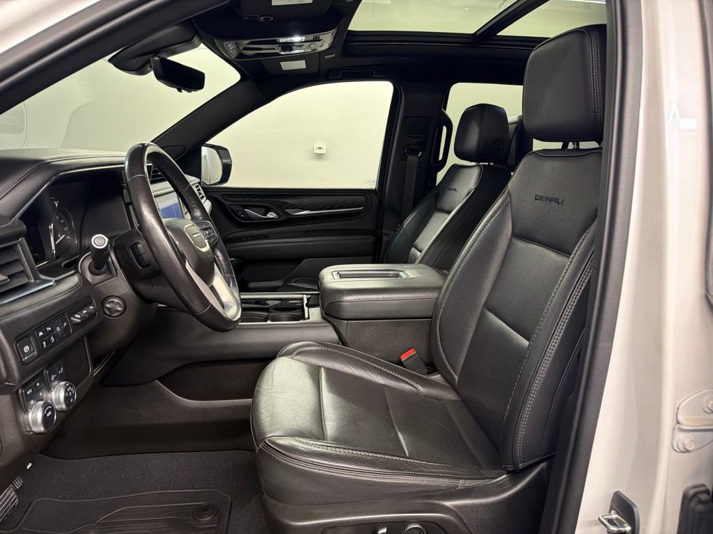 Used 2021 GMC Yukon Denali w/ Denali Premium Package AWD/4WD image 25