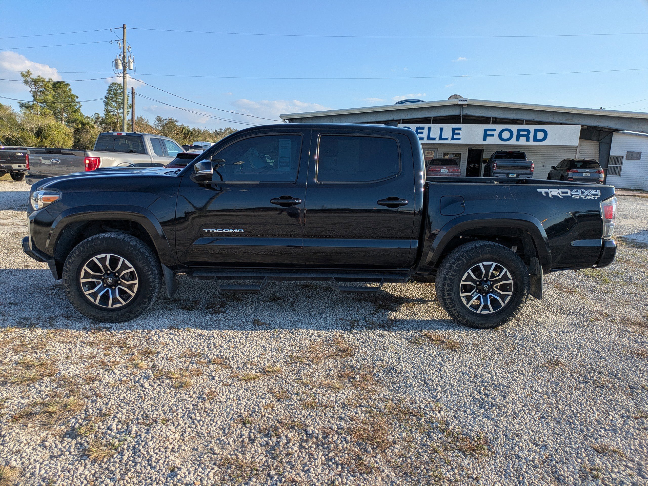 Used 2020 Toyota Tacoma TRD Sport image 2