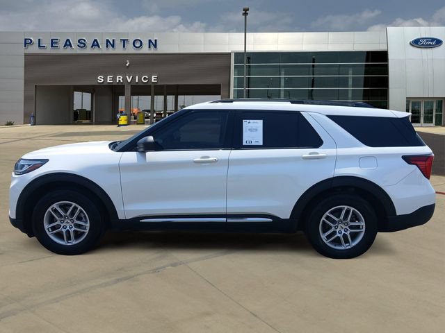 Certified 2025 Ford Explorer Active w/ Active Comfort Package RWD image 2