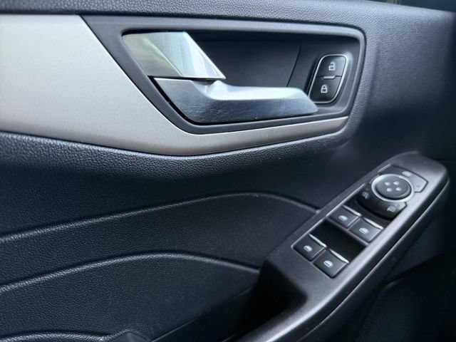 Certified 2021 Ford Escape SE w/ SE Sport Appearance Package FWD image 29