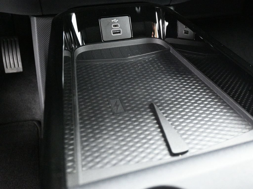 Certified 2025 Ford Mustang Mach-E Select w/ Comfort Package Lite RWD image 18