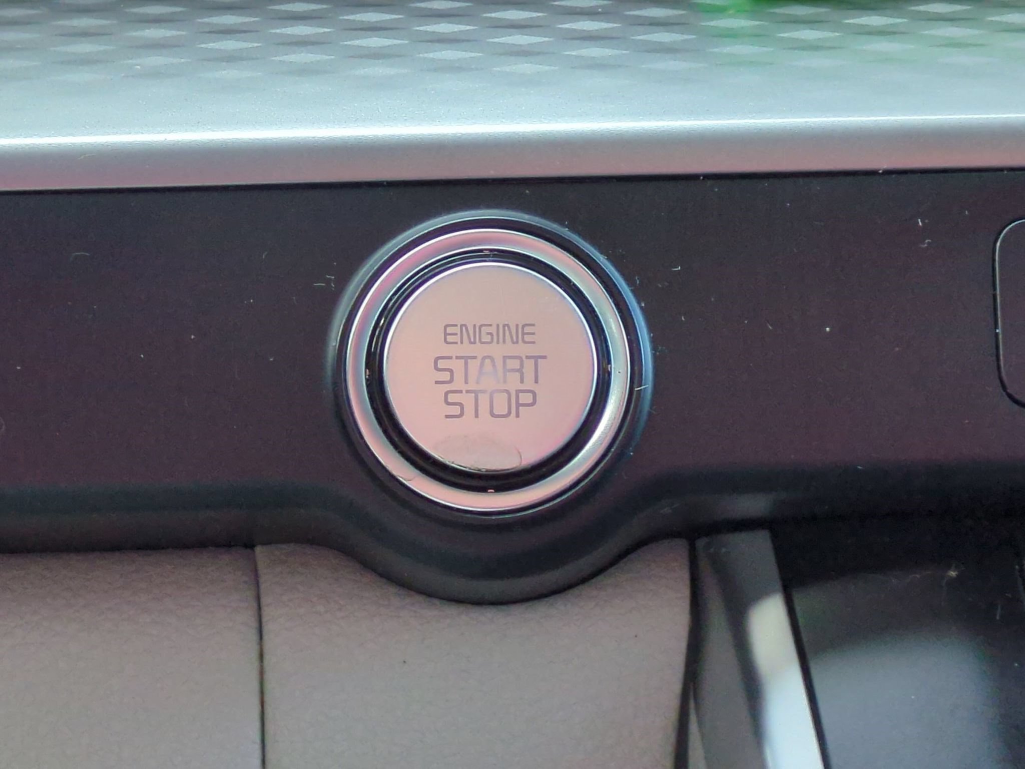 Used 2023 Kia Carnival LX FWD image 22