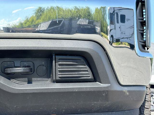 Used 2022 Chevrolet Silverado 1500 LT AWD/4WD image 11