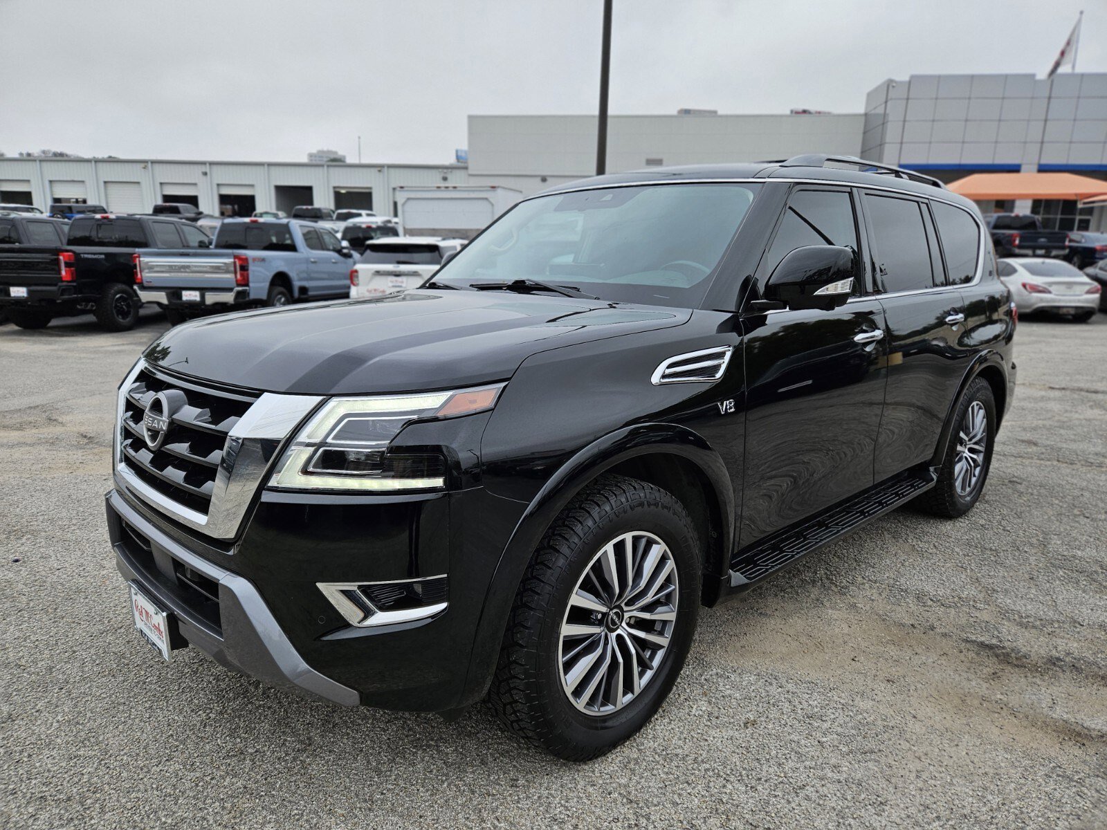 Used 2022 Nissan Armada SL w/ Captain's Chairs Package image 7