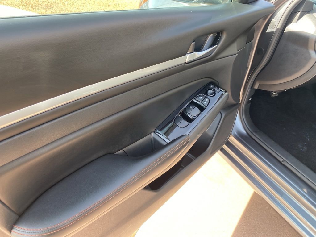 Used 2024 Nissan Altima 2.5 SR image 21