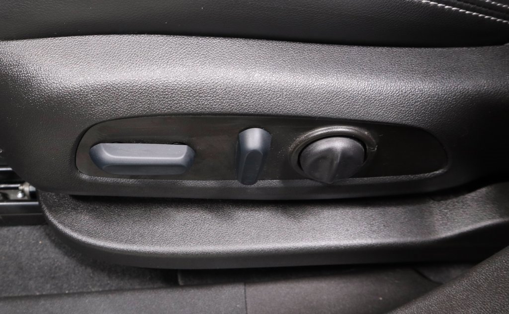 Used 2022 GMC Terrain SLT w/ Infotainment Package II image 24