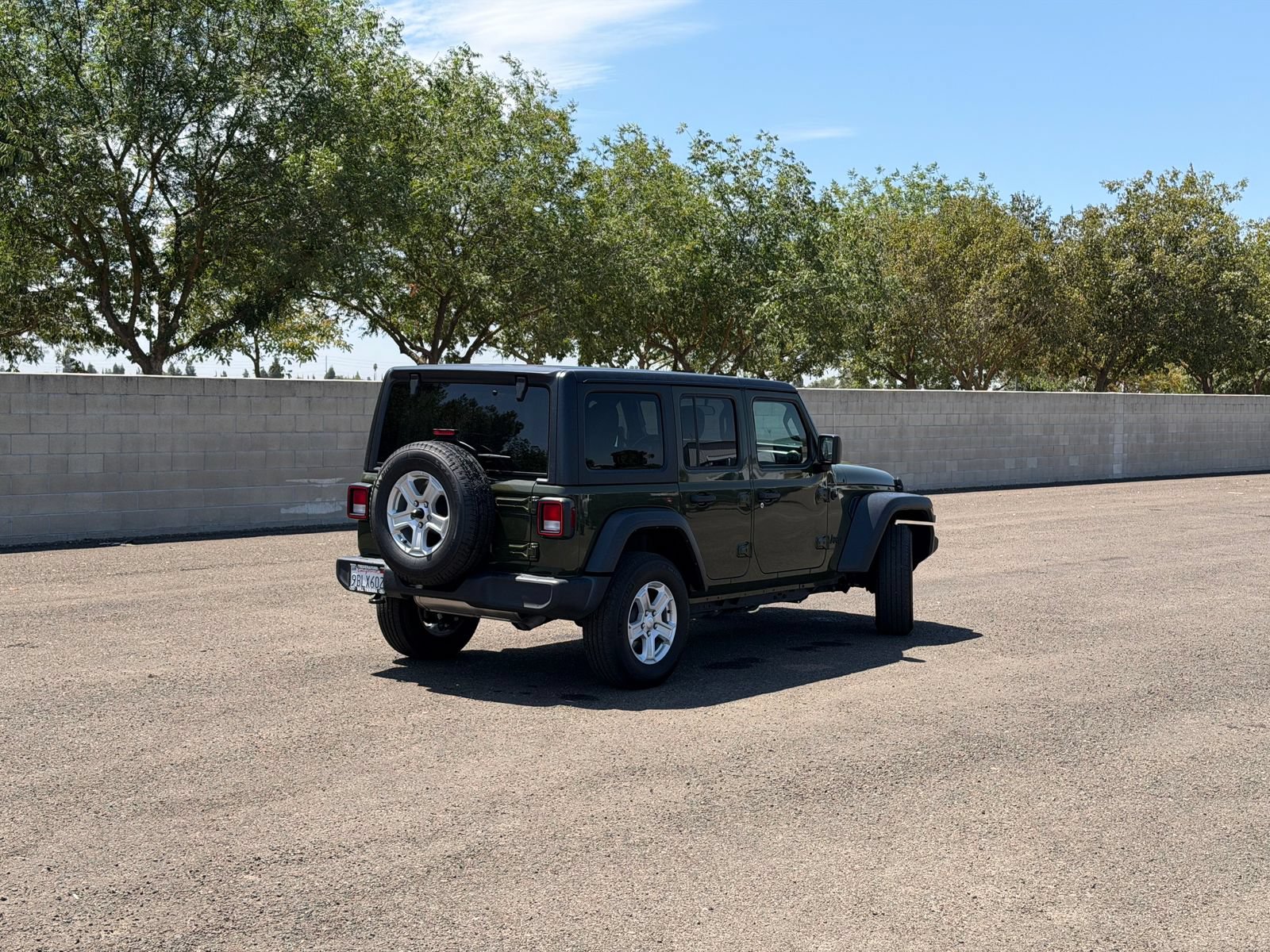 Used 2022 Jeep Wrangler Unlimited Sport AWD/4WD image 3