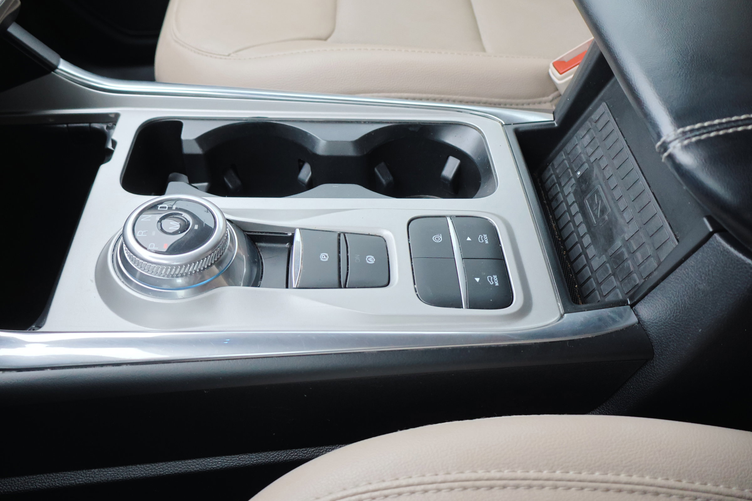 Certified 2021 Ford Explorer Limited w/ Hybrid Equipment Group 310A image 25